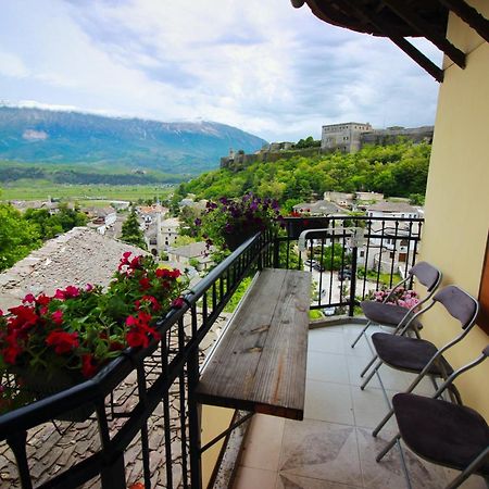 Emblematic House Apartment 2 Gjirokastër Esterno foto