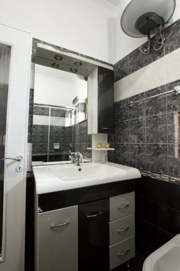 Emblematic House Apartment 2 Gjirokastër Esterno foto