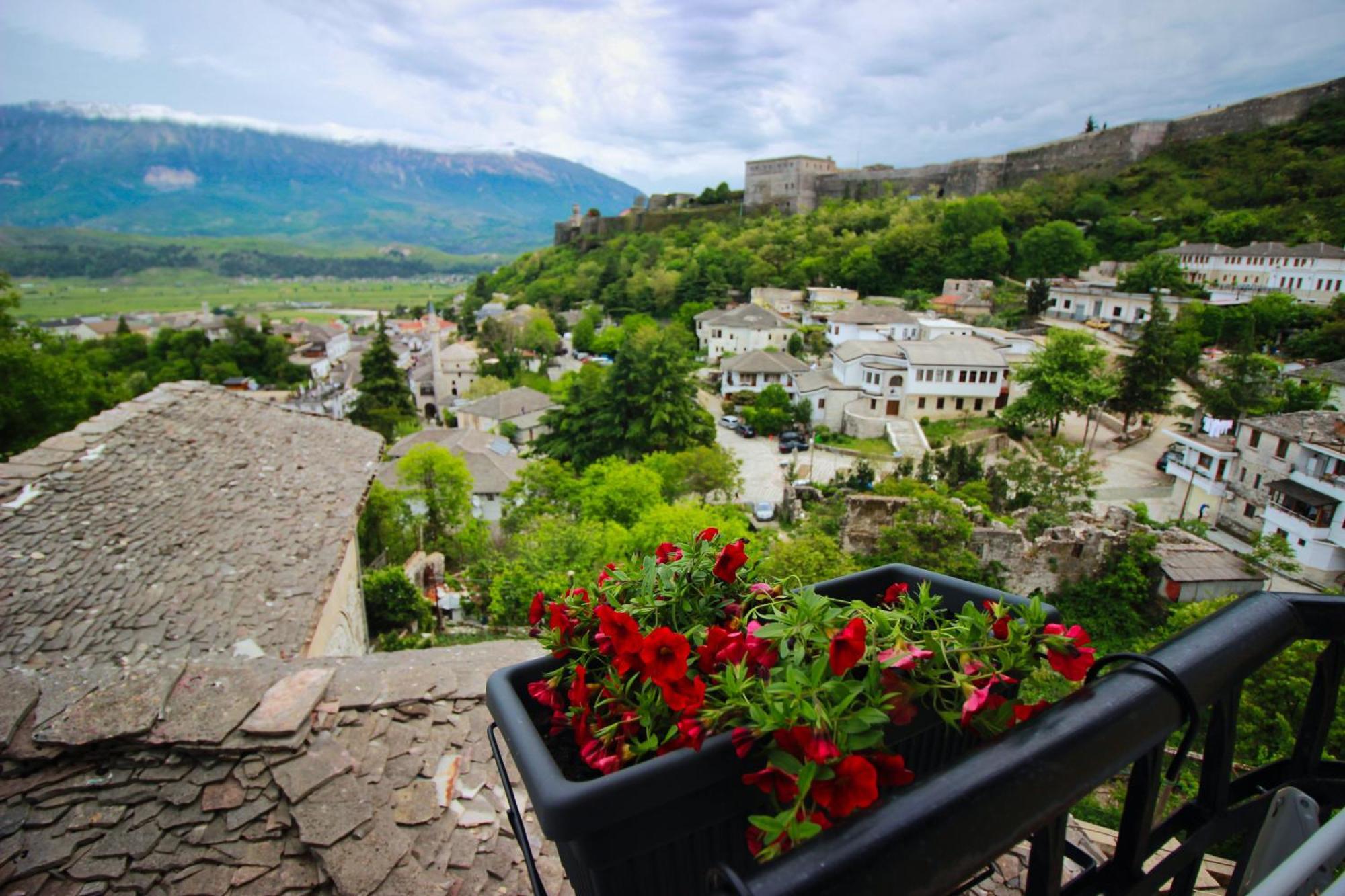 Emblematic House Apartment 2 Gjirokastër Esterno foto