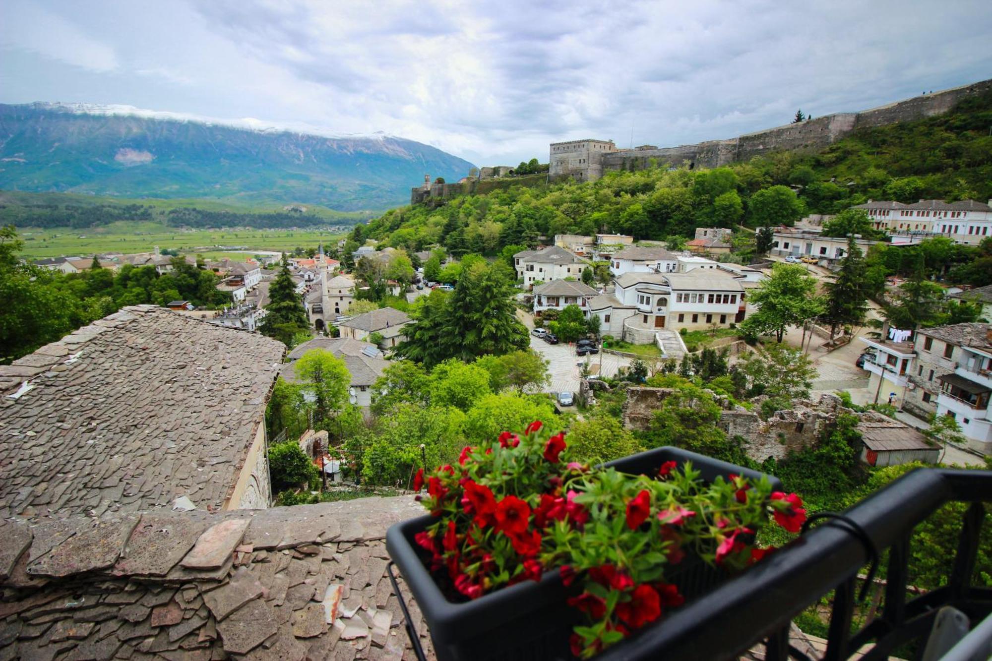 Emblematic House Apartment 2 Gjirokastër Esterno foto