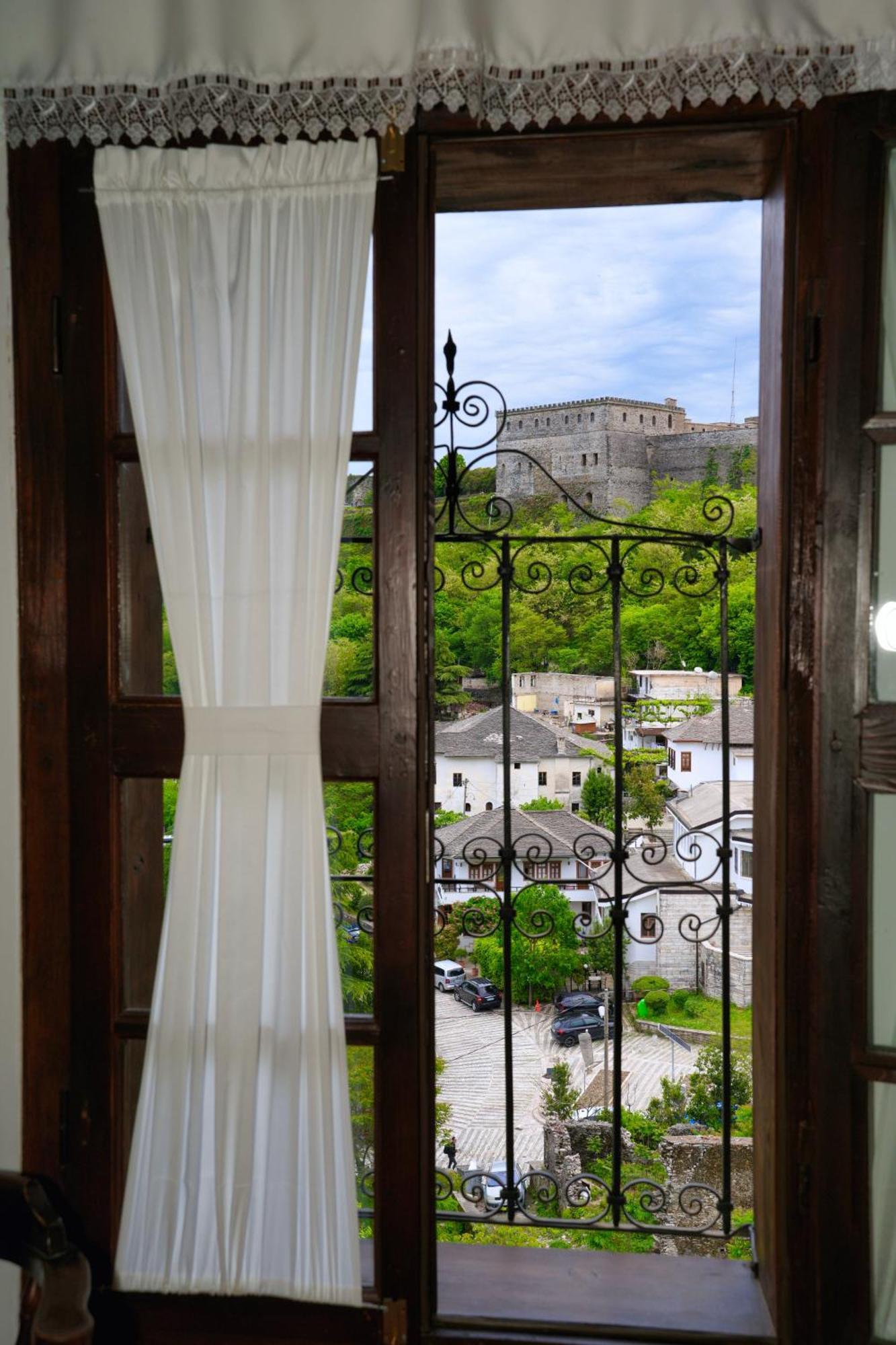 Emblematic House Apartment 2 Gjirokastër Esterno foto